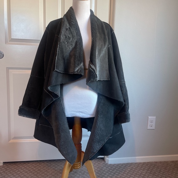 Biya Jackets & Blazers - BIYA Women's Cozy Black Teddy Jacket